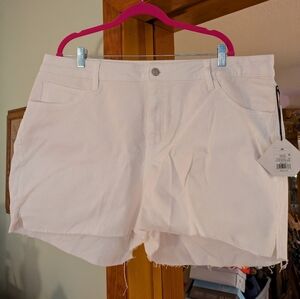 NWT Ava & Viv White Denim Shorts sz 20